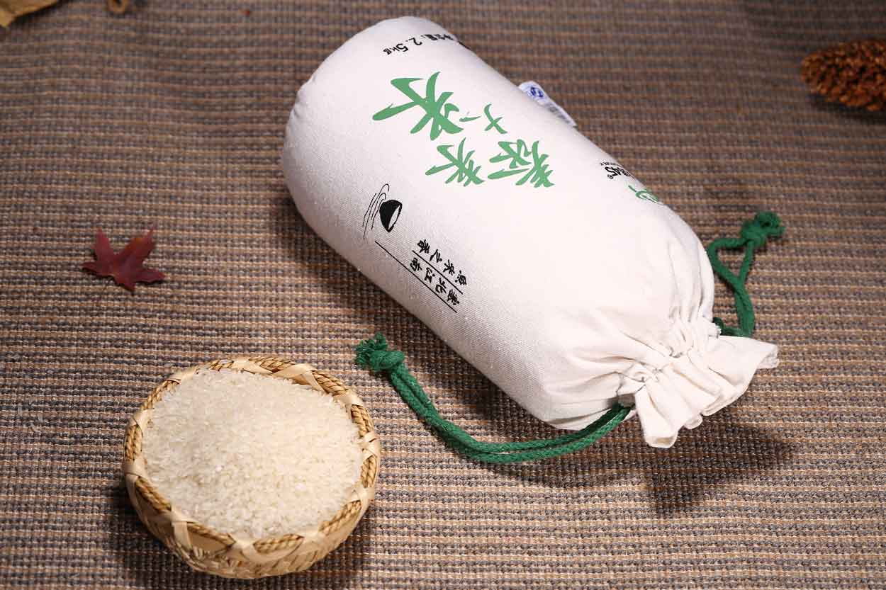 包裝設(shè)計(jì)怎么根據(jù)品牌產(chǎn)品布局?體現(xiàn)產(chǎn)品全體形象風(fēng)格、烘托產(chǎn)品特性氣氛